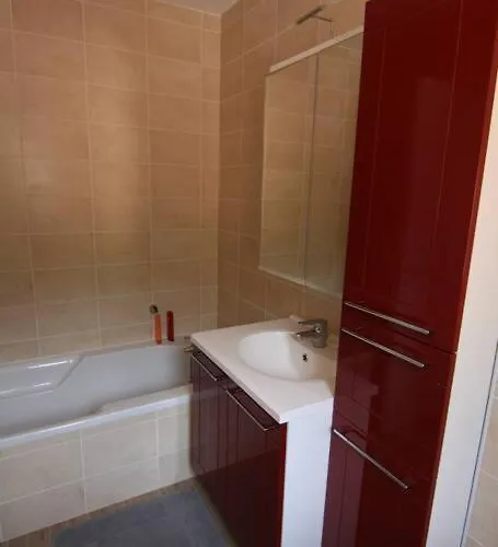 Maison Bord De Dans Avec Piscine * Αζάτσιο