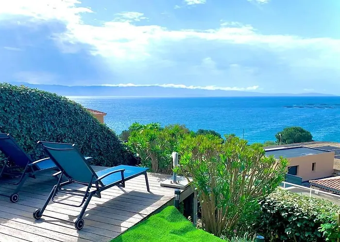 Maison Bord De Dans Avec Piscine Vakantiehuis